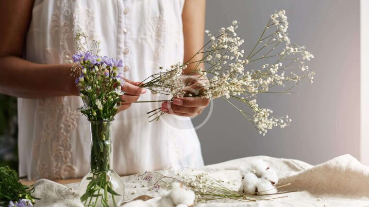 How to Make A Macramé Plant Hanger